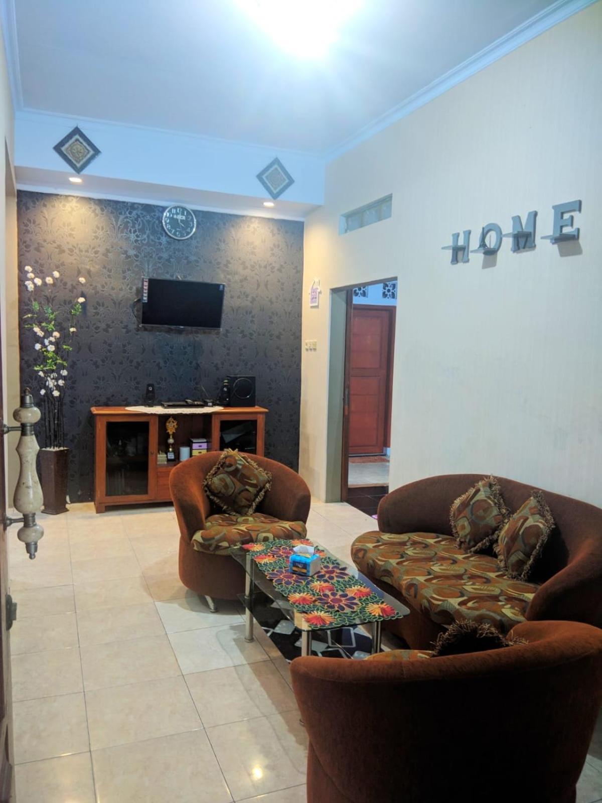 Ohana Homestay Banyuwangi บันยูวังงี ภายนอก รูปภาพ